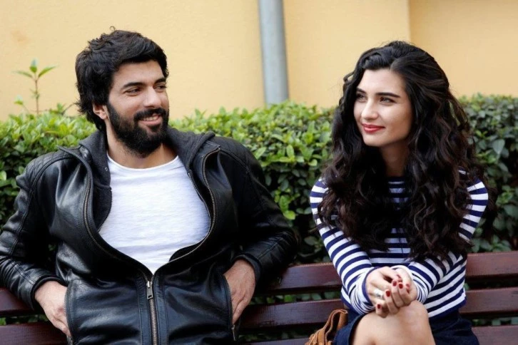 Tuba Büyüküstün ve Engin Akyürek aşk yaşamaya başladı