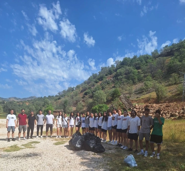 Tunceli’de, gençlerden örnek davranış
