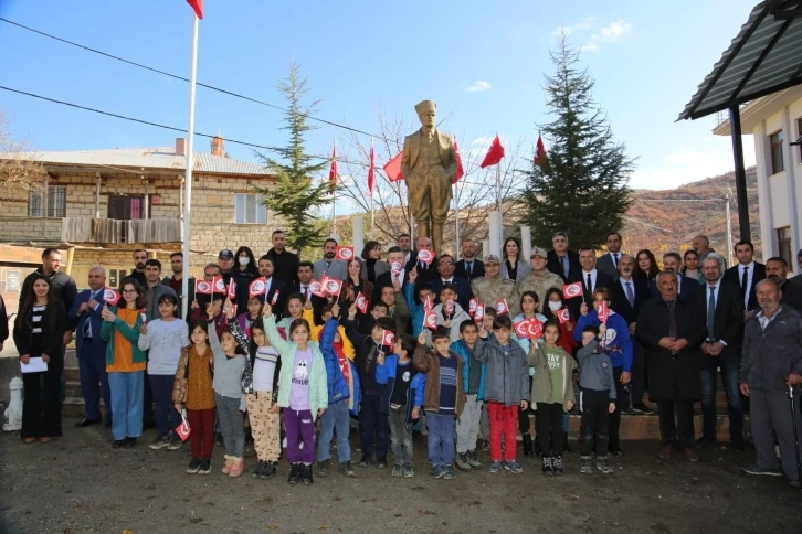 Tunceli’de okul lojmanında şehit edilen öğretmenler anıldı
