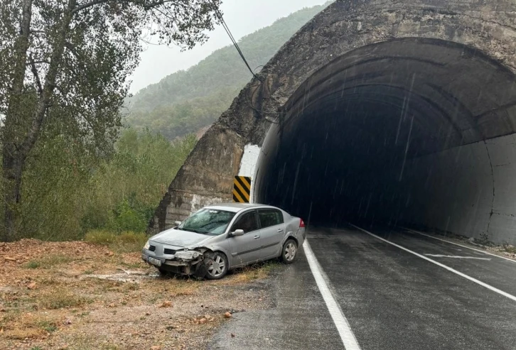 Tunceli’de sağanak yağış kazaya neden oldu
