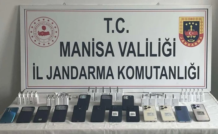 Turgutlu’da gümrük kaçağı cep telefonlarına el konuldu
