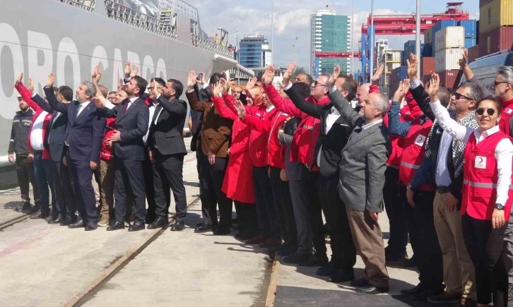 Türk Kızılay’ının 7’inci ’İyilik Gemisi’ Gazze’ye uğurlandı
