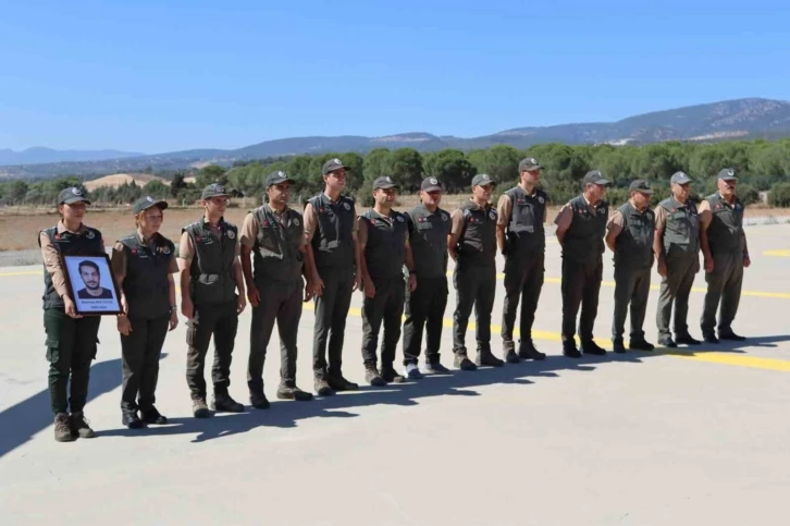 Türk pilot Tutuk, Eskişehir’e uğurlandı
