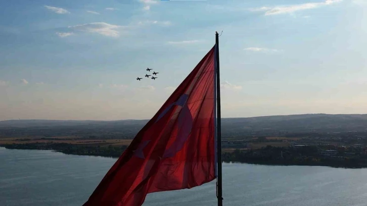 Türk Yıldızları Başkent’te nefes kesti