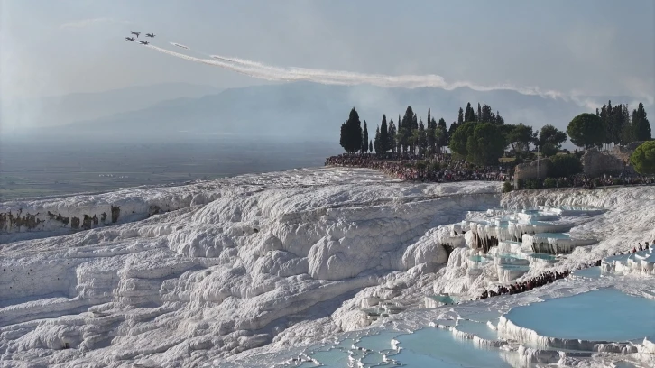 Türk Yıldızları, Pamukkale’ye damgasını vurdu
