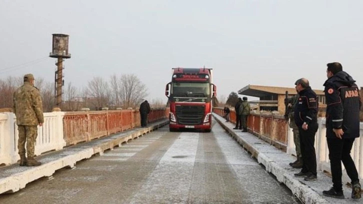 Türkiye- Ermenistan sınır kapısı yardım konvoylarının gelmesi için açıldı