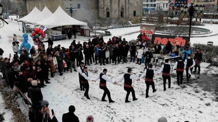 Türkiye’nin en uzun cağ kebabı Erzurum’da yapıldı
