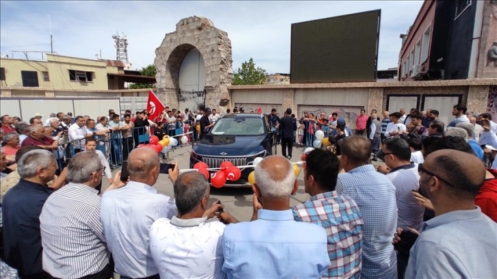 Türkiye'nin yerli otomobili Togg, Hatay Erzin'de sergilendi