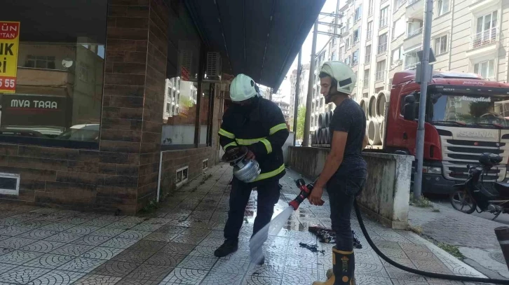 Tutuşan piknik tüpünü 4. kattan aşağı attı
