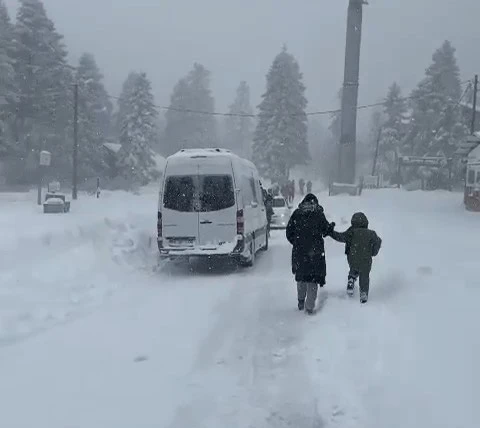 Uludağ'da kar kalınlığı 64 santimetreye ulaştı 