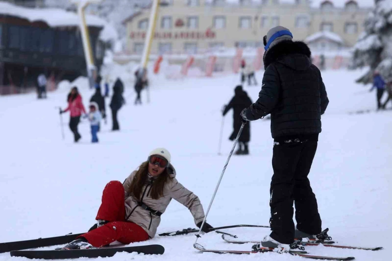 Uludağ’ın acemi kayakçıları 