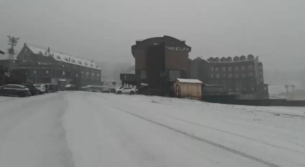 Uludağ kayak merkezi beyaza büründü