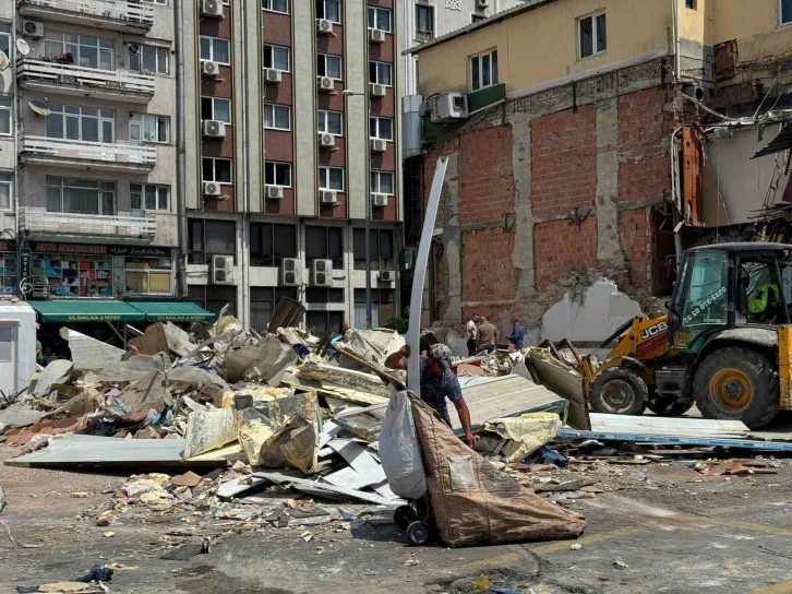 Uluslararası Emniyet Otogarı’nda yıkım: Esnaf İBB’ye tepki gösterdi
