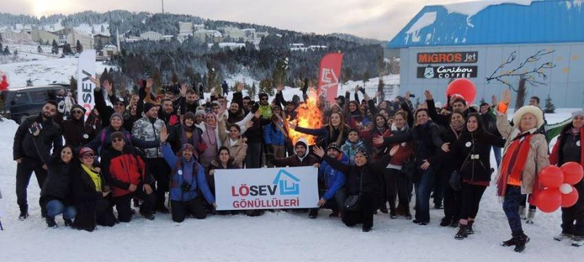 LÖSEV’den Bursa gönüllülerine Uludağ’da kutlama