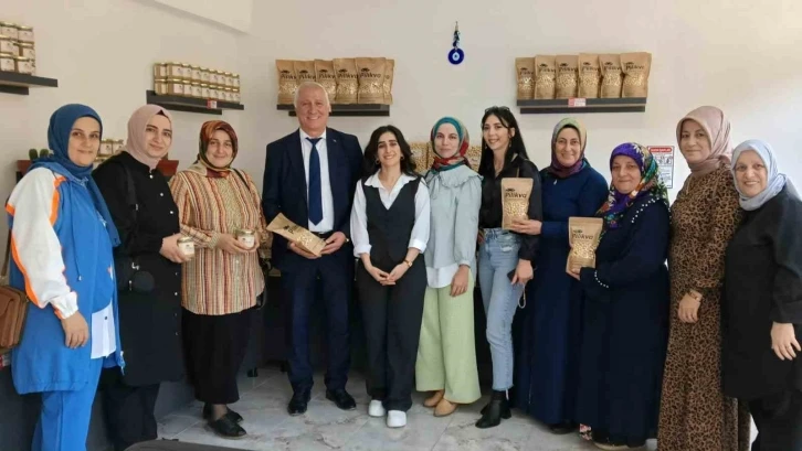 Üniversite mezunu genç kız kendi fındık atölyesini kurdu, kendi markasını oluşturdu
