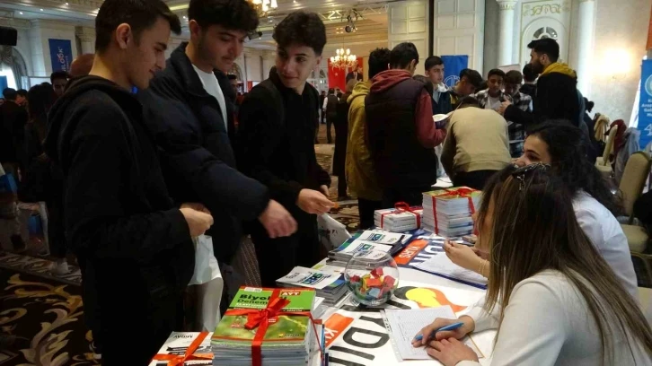 Üniversite tanıtım günlerine öğrencilerden yoğun ilgi
