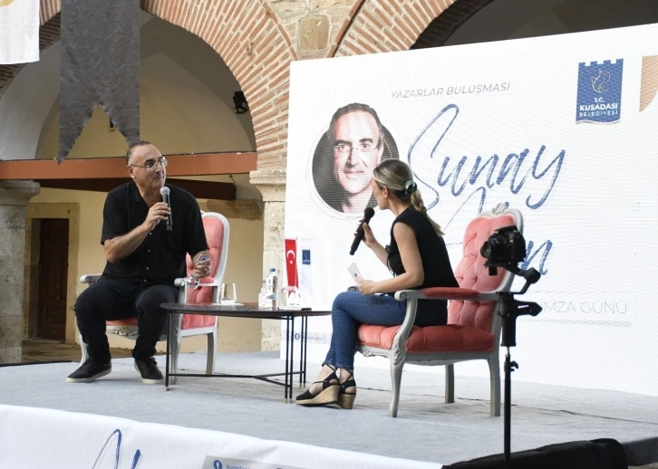 Ünlü şair ve yazar Akın: “Başkan Günel ile Kuşadası’nda çok büyük bir değişim olduğunu gördüm”
