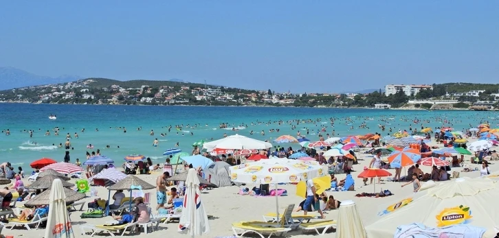 Ünlü tatil merkezi Çeşme’ye bayramda 1 milyon kişi bekleniyor
