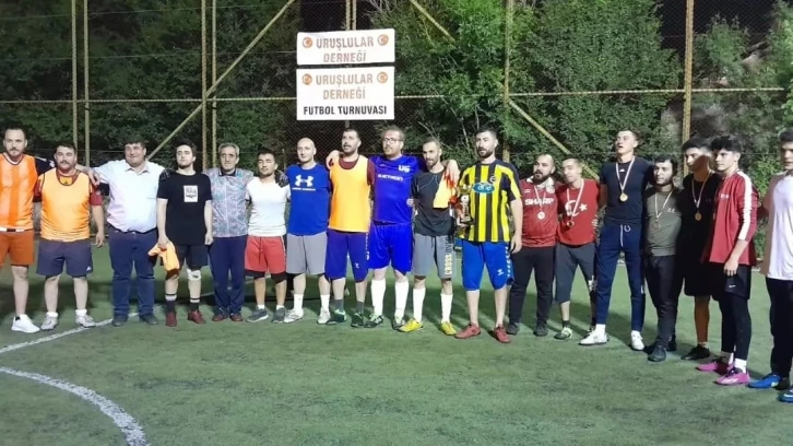 Uruşlular futbol turnuvasında bir araya geldi
