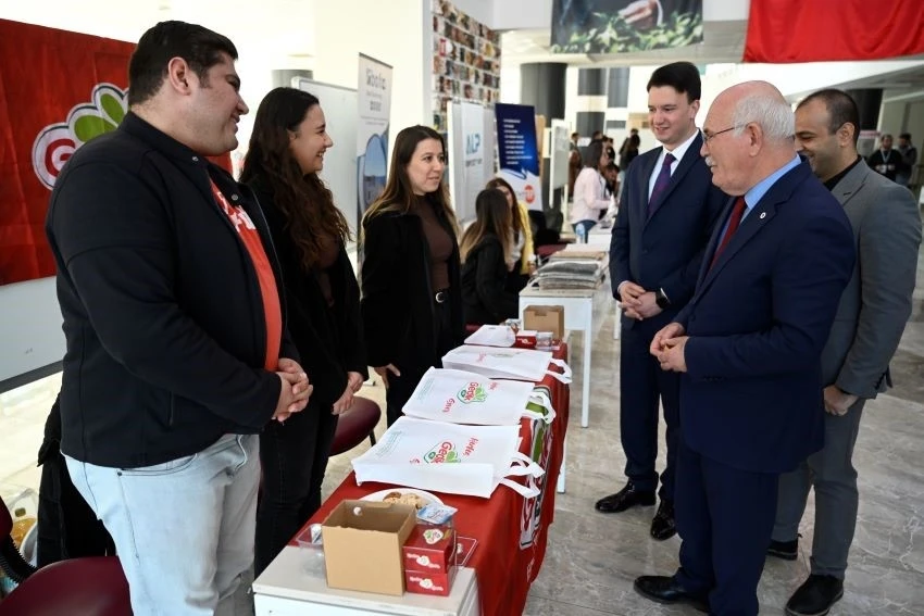 Uşak Üniversitesi Kariyer Günü’24 yoğun ilgi gördü
