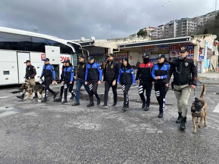 Üsküdar’da polis, internet ve telefon dolandırıcılığına karşı vatandaşı uyardı
