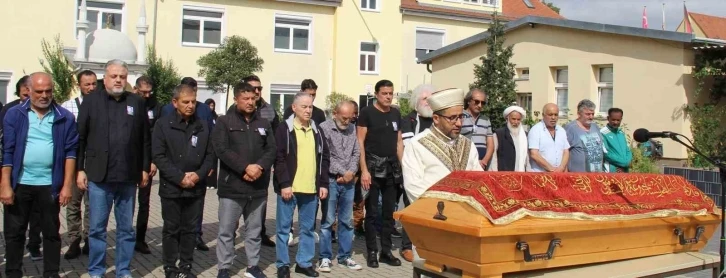 Usta sanatçı Mehmet Ulay son yolculuğuna uğurlandı
