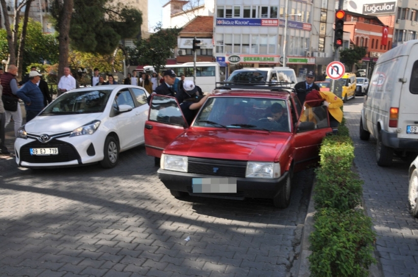 Direksiyon başında uyuyakaldı