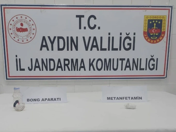 Üzerinde uyuşturucu ile yakalandılar
