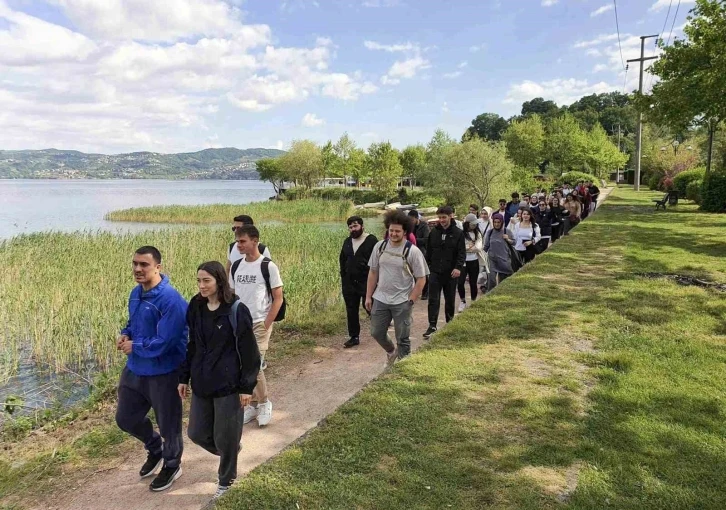 Uzunkum sahilini keşfettiler
