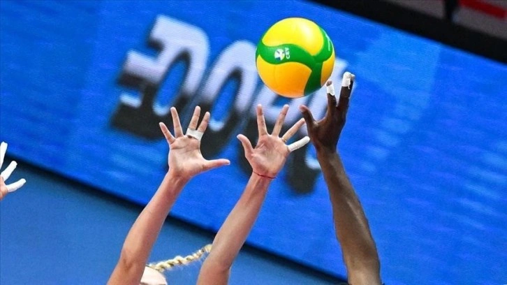 VakıfBank Kadın Voleybol Takımı, sezonu iki kupayla kapatmanın peşinde