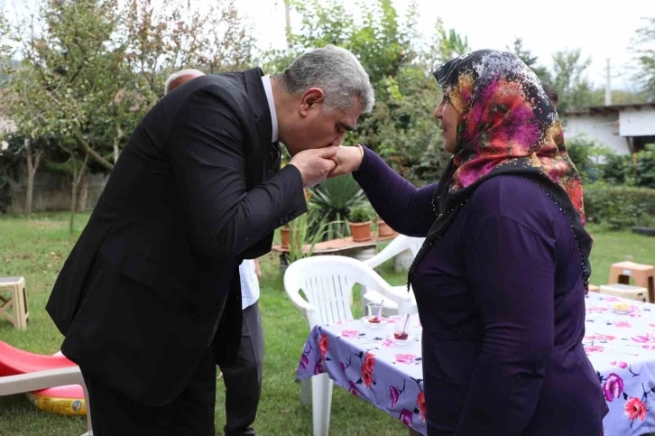 Vali Aslan’dan şehit ailesine ziyaret
