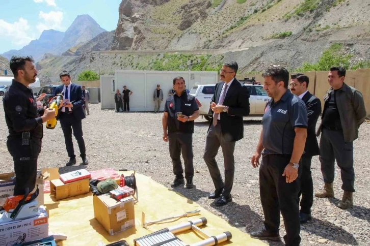 Vali Çelik deprem hazırlık çalışmalarını yerinde inceledi
