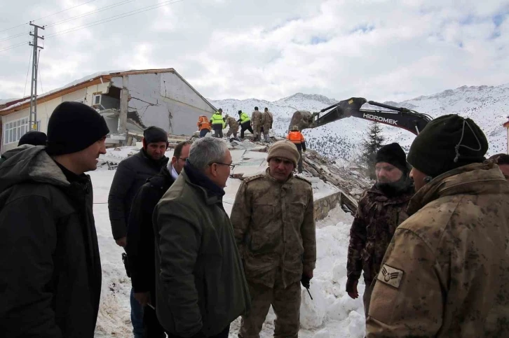 Vali Gündüzöz, Nurhak ilçesinde incelemelerde bulundu