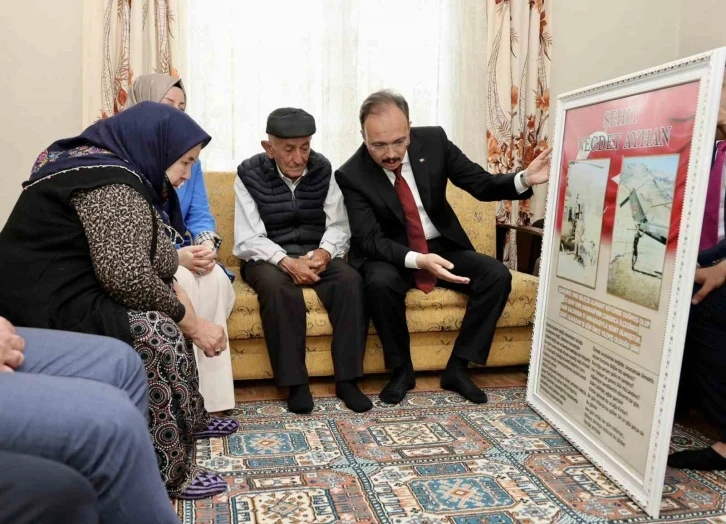 Vali Kızılkaya’dan şehit ailesine ziyaret
