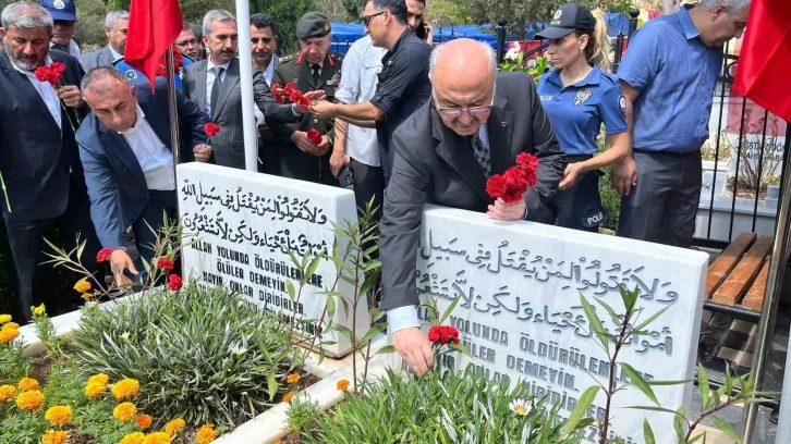 Vali Köşger: "Hainler Türk milletine kendi silahını doğrultulmaya çalıştı"
