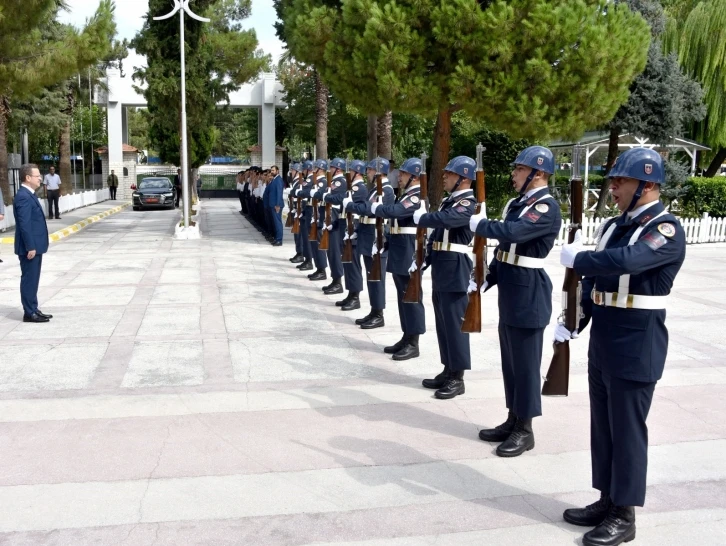 Vali Ünlü’ye jandarma ve emniyet birimlerinden brifing
