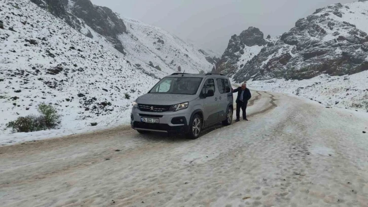 Van’ın yüksek kesimleri mayıs ayında kışı yaşadı
