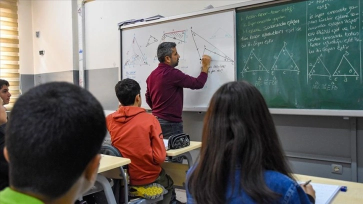 Van'da geleceğin matematikçileri bilim olimpiyatlarına hazırlanıyor