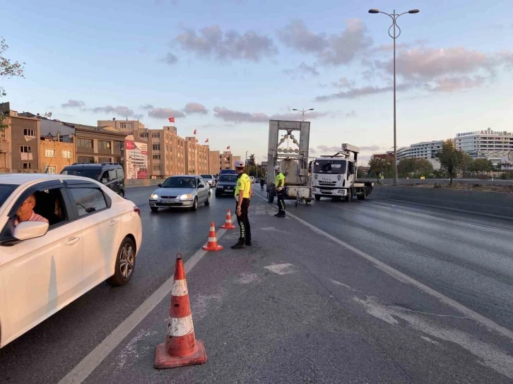 Vatan Caddesi 30 Ağustos provaları nedeniyle trafiğe kapandı
