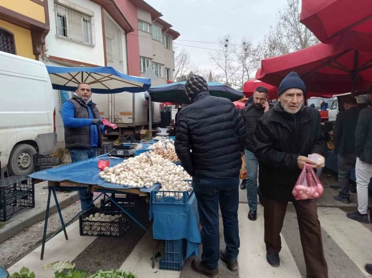 Vatandaşları çeşit çeşit mantarlara ilgi gösteriyor
