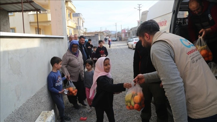 Verdiğin Senindir İnsani Yardım Derneği Kahramanmaraşlı 20 bin depremzedeye yemek hazırlıyor