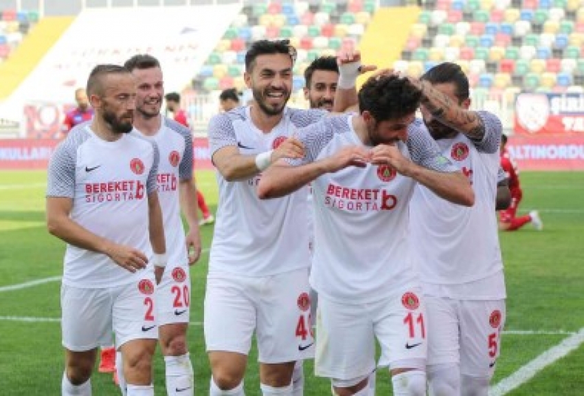 Ümraniyespor averajla zirvede