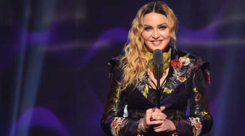  Madonna kabak çiçeği gibi açıldı!