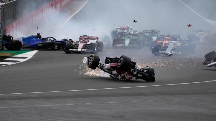 Dünya, Formula 1'deki kazayı konuşuyor! 