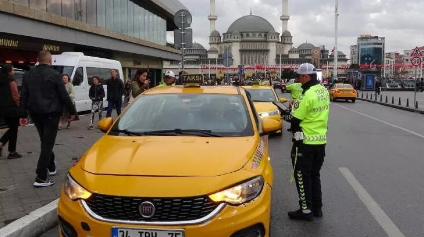 Ceza yiyen taksiciden polise küstah tepki!