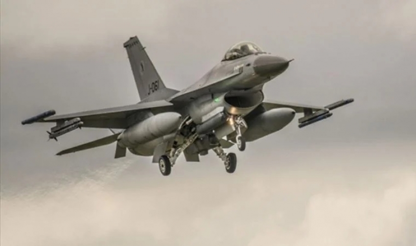 Bakan Akar'dan F-16 tepkisi