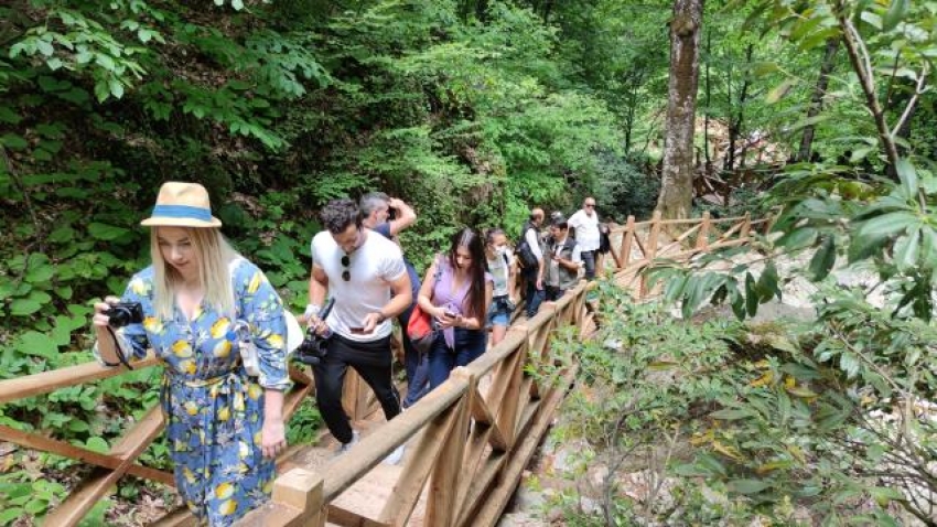 Oylat Şelalesi Ekoturizm Parkuru açıldı