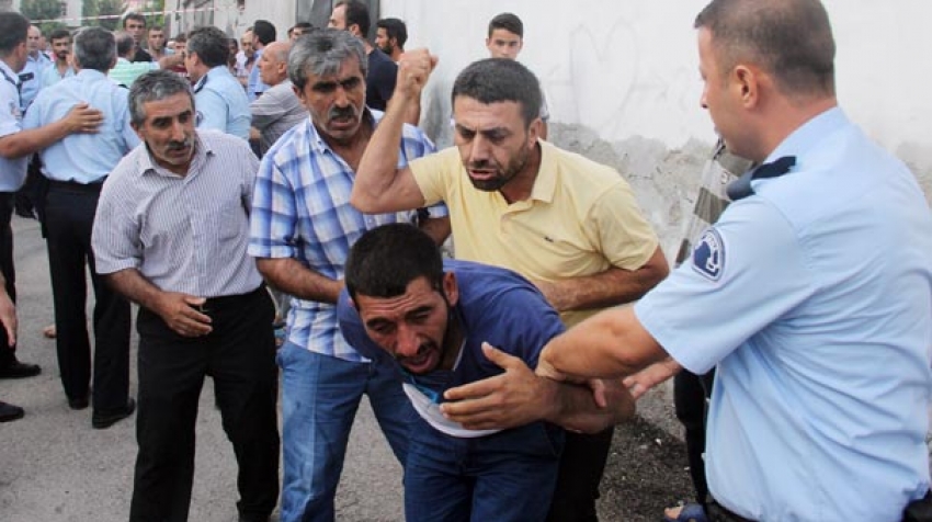 Yankesicileri linçten polis kurtardı