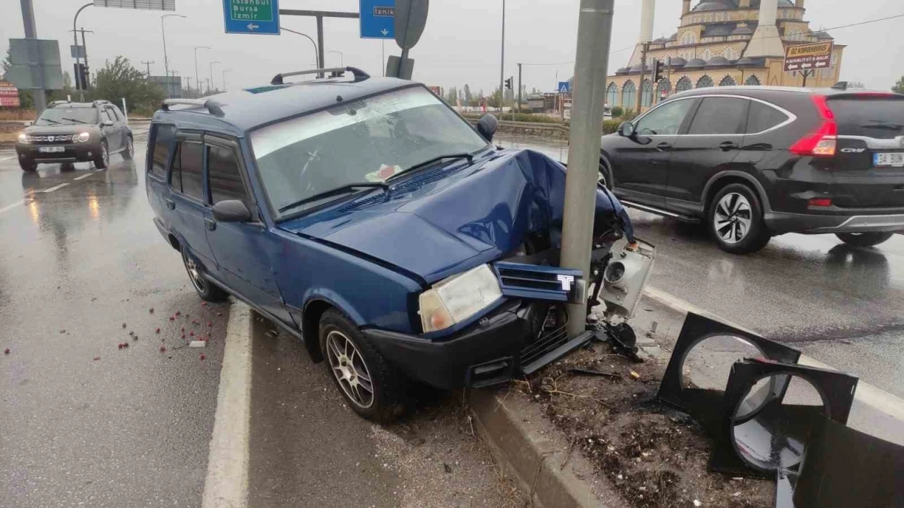 Bursa'da yağmurlu hava kazaya sebep oldu