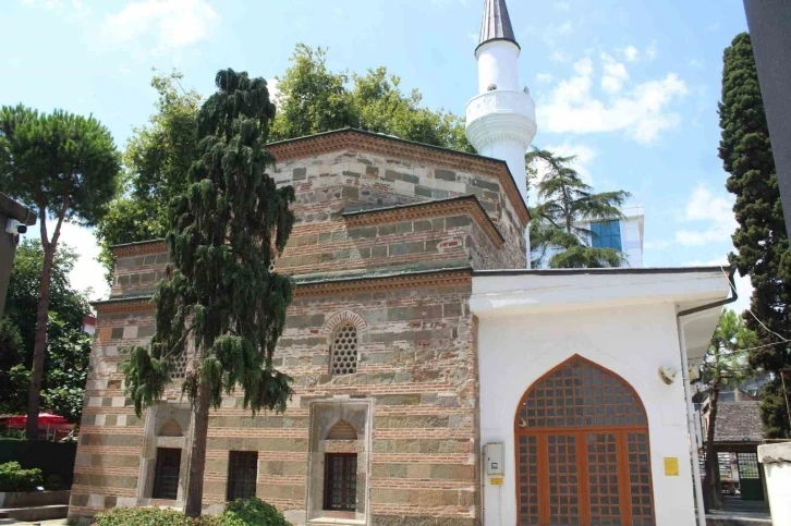 Yalı Cami, ilk günkü tarihi dokusuyla dimdik ayakta
